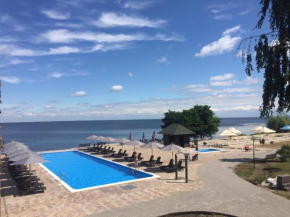  Gintama-Briz Resort Hotel  Дымер